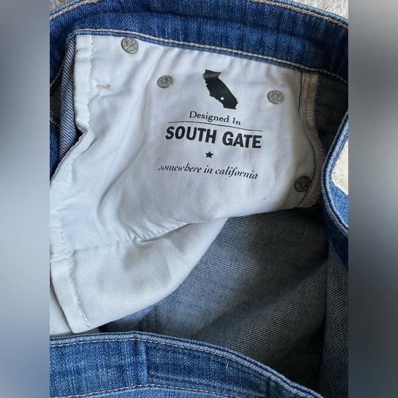 AG The Hailey Ex-Boyfriend Shorts - Picture 5 of 8